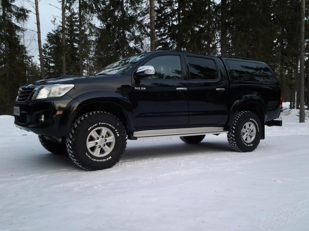 Myydään BFGoodrich Mud terrain 33/10,5x15, hiluxin vanteet. - Offipalsta.COM