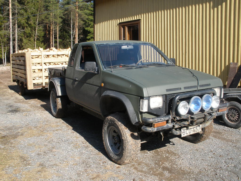 Ei paljoa paina Datsunille 7,5M3 mrk mntyklapia !