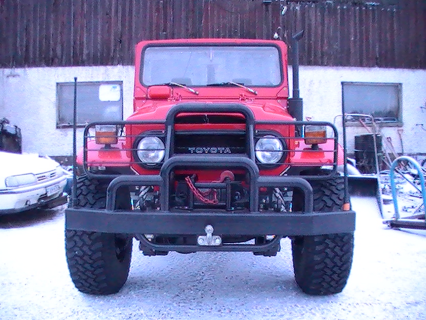 PIC 0104

30.5.2022, Eesti

https://hightimes.com/news/zimbabwe-president-commissions-27-million-medical-cannabis-plant/?fbclid=IwAR3E0pDRClvkzlx-ZLWrmXS5a2XQ0wynmuioO9oT2aAIblbAUf2VhB1mz-g
Sin lhetit
"The facility in Zimbabwe will be set up by Swiss Bioceuticals Limited."

Kysehn on tss vaiheessa vain pelkstn spekulaatiokeskustelusta, mutta mik takaa, etteivt kyseess ole geenimuunnellut tai muutoin niinsanotusti luonnonvastaiset lajikkeet. Afrikassa kasvoi aiemmin kannabista ihan omasta takaa ja se on olut lisksi viel hyvkin. Miss on poppamies ja hnen yrttins tll hetkell.

pe 15.28

J

Suomen kansalainen Timo Haara on laitettu Virossa tahdostariippumattomaan pakkohoitoon palattuaan Viroon Ukrainasta oltuaan siell kartoittamassa humanitaarisen avun tarvetta ja vapaaehtoistyn mahdollisuuksia.
Haara on Viron poliisin toimesta haettu asunnoltaan 18.5.2022 ja viety ilman neuvottelumahdollisuutta Parnun mielisairaalaan.
Suomen kansalainen kertoo yhteyshenkillleen itsen pakkolkittvn lkevalmisteilla (olatsapin, Ability) joista tablettimuotoisena nauttimaan kieltytyess ne injektoidaan vkisin.
Yhteyshenkiln mukaan kohdehenkil Haara ei ole pakkohoidon eik lkinnn tarpeessa ja tt puoltaa kotimaassaan Suomessa aiemmin tehdyt mielentilatutkimukset ja lkrinarviot joista saatu vapauttava pts eli todettu olevan tydess ymmrryksessa, ei hoidon tarpeessa.
Nyt Parnussa yhdeksn vuorokauden sairaalajakson aikana tehty koronatestej joista lopulta saatu positiivinen testitulos mink johdosta vapaudenriistoa jatketaan viel 10 piv.
Tukihenkil Suomesta on ollut yhteydess Suomen ulkoministerin sek sek Tallinan suurlhetystn. Tmn johdosta Haaralle on soitettu mutta takeita sairaalasta poispsyyn lhipivin ei ole Koronaan vetoamisen puolesta.
Pakkolkitys olisi saatava loppumaan mahdollisimman pian ja Timo Haara palautettava kotimaahansa Suomeen.
Tllhetkell Haaraa pidetn virikkeettmss, pidtyssellin omaisessa huoneessa ilman televisiota tai yhteytt ulkomaailmaan lukuunottamatta muutamaa puhelua jotka on saanut soittaa.
Vetoan kaikkiin tmn lukeneisiin henkilihin toimivallasta tai poliittisesta statuksesta riippumatta, jakakaa ja levittk tietoa jotta Suomen kansalaisen henkilnvapaus, perus- ja ihmisoikeudet saadaan taas voimaan!
su 14.45
J
Hyv ett oot saanu netin
Sin lhetit
Sin lhetit
toivottavasti tm nyt silyy
Sin lhetit
punkkeja on purkissa taltioituna
Sin lhetit
jalat tynn puremia joista osa no eptavallisen oloisten mkrien puremia
Sin lhetit
voit luottaa ett aina kaikki mit sanon pyrkii pitmn paikkansa. valheellisella pohjalla elvien elm pett itse valehtelijan lopulta
Sin lhetit
erikoinen juttu
J vastasi sinulle
. Alkuperinen viesti:
jalat tynn puremia joista osa no eptavallisen oloisten mkrien puremia
J
Kunhan ei ois se "apinarokko"😄
Sin lhetit
ei ole kuplia onneksi
J
Onko laittaneet tai koittaneet "koronarokotetta?"
Sin lhetit
tulee jotakin kuplia iholle apinarokosta. hynteiset tietty levittivt sit maailman vaarallisinta hepatiittia, vaikea sanoa mit ukraina-puola-alueella todella on meneilln
J vastasi sinulle
. Alkuperinen viesti:
voit luottaa ett aina kaikki mit sanon pyrkii pitmn paikkansa. valh
J
Tiedn!!
Sin lhetit
itselle ei ole tullut kuplia iholle mutta sisuskaluja nyt juilii ja kun lkitsevt niin en voi tiet mist johtuu, todennkisimmin pillereist
Sin lhetit

siten

 mokasivat tmn oman kunnon ja olon tarkkailun

Sin lhetit
sukulaiseni on suomen ensimminen tunnettu borreloosiin sairastunut henkil. punkkien levittm sairaus. hnt kohdeltiin ensin mielenterveyysongelmaisena
J vastasi sinulle
. Alkuperinen viesti:
jalat tynn puremia joista osa no eptavallisen oloisten mrrien puremia
J
Lintukirppujakin voi olla ne tekee rsyttv jlkee joka kutittaa
Sin lhetit
oli hyvin hyvin pieni kirppuja tai punkkeja ennemminkin mys jotka pyrkivt nenn ja korviin
Sin lhetit
liiskasin niit pahvin palalle
Sin lhetit
ovat tallessa ett ei kenenkn pitisi kuvitella ett kuvittelen omiani ja poimin mielikuvituselukoita
Sin lhetit
hankala systeemi
Sin lhetit
miksi hullujennuone, sit en oikein ymmrr
J vastasi sinulle
. Alkuperinen viesti:
oli hyvin hyvin pieni kirppuja tai punkkeja ennemminkin mys jotka pyrk
J
Ois aika mielenkiintosta saada jonkun asiantuntevan tarkasteltavaksi niit ett mit ne on
Sin lhetit
juuri samaa olen miettinyt
Sin lhetit
sukulaiseni kun sai borreloosin niin siksikin olen kiinnostunut, hnelt meni tykyky niveltulehduksen vuoksi joka aiheutui punkkipuremasta
J vastasi sinulle
. Alkuperinen viesti:
ovat tallessa ett ei kenenkn pitisi kuvitella ett kuvittelen omiani
J
Niinp! Kyll sulla oisi muitakin harhankyj ja ajatuksia niin ett sen huomaa jos ne jonkun  psykoosin takia ois ilmestyny
Sin lhetit
ja ajatella ett minullahan voisi olla vaikka harhankyj juuri punkkien puremien vuoksi ja hoito on psykoosilkett ja tappopilleri
J vastasi sinulle
. Alkuperinen viesti:
miksi hullujennuone, sit en oikein ymmrr
J
Ett pysyt poissa kylvhommista tai tutkimasta asioita
Sin lhetit
tm on ihan vrin mennyt
Sin lhetit
hyvin kirjoitit
Sin lhetit
aina kylvaikaan jotain tmn tyyppist
Sin lhetit
ja meneekin kylvt nyt eik natikkahommilla mitn tee
Sin lhetit
ei mitn siskasvattamoa viitsi edes pit. kmpp kuumuu ja tulee vaan shklaskua
Sin lhetit
eik palvele tarkoitusper
J vastasi sinulle
. Alkuperinen viesti:
ei mitn siskasvattamoa viitsi edes pit. kmpp kuumuu ja tulee vaan shklaskua
J
Ja Hamppumiehelle liian pieni mittakaava joku parin nelin komero😄
Sin lhetit
nuo on melko hyvt nuo kuvakaappaukset mutta saako niit lain mukaan missn alle 20 henkiln yksityisryhmsskn julkaista, hyv ett ne on tallessa Sinulla
J vastasi sinulle
. Alkuperinen viesti:
nuo on melko hyvt nuo kuvakaappaukset mutta saako niit lain mukaan mis
J
Jos blurraa nimet suttuun
Ja kai nyt netiss jaetussa aina on riski et joku jakaa eteenpin
Sin lhetit
jos haluat niin kk2- ruhmsskin voi aina julkaista jos haluaa. trke ett on tallessa, odotan milloin hulluksi haukkuminen alkaa
Sin lhetit
hyvin nyryyttv joutua perustelemaan mielenterveyttn jopa vuosia
Sin lhetit
ja mist on lhtenyt asia
Sin lhetit
siit mit monet tekevt nykyn tykseen
Sin lhetit
mielenterveysongelmaiseksi leimaaminen on tehokas keino vied ihmiselt uskottavuus
Sin lhetit
Sin lhetit
jotenkin luonnonvastaisen oloisia. onkohan laboratoriojaloste
J
Sin lhetit
tuttu on yrittnyt lyt mik punkkilaji kyseess ja netist esim ei lydy eik sitkn ett mink niminen latinaksi
J
Minusta niill on erilaiset jalat. Kuten toinen olisi punkki ja toinen nytt joltain kuoriaiselta
En kyl oo mikn hynteisasiantuntija
Sin lhetit
oudot suorat sojottimet nuo eturaajat ja iso koko
J
Google Lens anto tmmst
Sin lhetit
on ukrainan television lhetyst, josta kuva on, nauhalla vaan en pse katsomaan eik kielest ymmrr
Sin lhetit
on tuo ambulomma americanicum paljon saman nkinen
Sin lhetit
hmm, americanicum
Sin lhetit
kuuluneeko puolan ja ukrainan elimistn. fauna ja flora, biologia oli koulutodistuksessa kymppi ja ysi, radio rockilla aikoinaan aikomus oli aikaansaada keskustelua, eik vaikenemista
Sin lhetit
olosta ei ota selkoa kun syn valkoista jauhoa sisltv leip ja kaikkea mit en normaalisti sy ja tabletteja syttvt

pullaa ja pilleri

Sin lhetit
mokasivat tmn sikli. olisin voinut olla asunnolla karanteenissa ja saada omat ruokani joilla olon tuntisin ett silt osin ei ole muutosta. pillereiden sytt on tympe virhe
Sin lhetit
-ole
Sin lhetit
teemu vehkala soittaa klo 19
Sin lhetit
menee streamiin, estynyt jo useamman kerran
Sin lhetit
nuo kuvakaappauksesi olisivat hyvin suuntaa antavia kun on teemu vehkala ja salaliittoteoriatkin mainittu tss jo
Sin lhetit
joista moni voi olla tottakin, samoin kuin mielenterveysongelmaiseksi leimaamalla, uskottavuutta voi vied ns. salaliittoteoreetikoksi leimaamalla
J
Lymen tauti on kans se mit ne levitt
Sin lhetit
hyvksi tutkia punkkien ja borreloosin historiaa. ukrainan televisio niist varoitti ja niit kyll siell on, muuallakin varmaan
Sin lhetit
puutiaisaivokuume
Sin lhetit
voikohan se tarttua ihmisest ihmiseen niin en tied viel
Sin lhetit
siselinkipuja mutta kun voi johtua noista pillereist ja pullahjauhosmpylist
Sin lhetit
kuohuva virtsa on erikoinen, kuin kaataisi kuohuviini vessanpnttn
J
https://www.rokotesuoja.fi/punkkiklinikka/punkit/punkkien-levinneisyys-ja-tbe-riskialueet
Sin lhetit
tutkitaan mit tietoa voi saada sen mit pystytn, julkinen terveydenhoito jo petti tll asiassa. 

anonymisoituna nit tekstej voinee lainata offipalstan albumiin ajankuvana ett tmmistkin hamppumiehen elm sislsi
su 20.12

Sin lhetit
https://www.youtube.com/watch?v=OUtdnYTRnNk
Kirjoita osallistujalistalle J

-----

-
Sin lhetit
https://www.youtube.com/watch?v=OUtdnYTRnNk
Sin lhetit
milt itkuvirsi kuulostaa
Sin lhetit
mielipiteit
Sin lhetit
ja olenko psykoosissa. tilanne on tuore
Sin lhetit
Sin lhetit
Sin lhetit
m  t
Sin lhetit
eesti mrsi vhn hoitoon. kopiopojat ou tekee lhes nollateehooseell isoa peltoa samaan aikaan
Sin lhetit
hienoa
Sin lhetit
M
Mrsk abilifyyt
Sin lhetit
Vastasit henkillle M
. Alkuperinen viesti:
Mrsk abilifyyt
jep kyll
M
Mix
Sin lhetit
pakkolkinnss tll
M
Voi v u
M
Mik syy
Sin lhetit
akuutti psykoosi tyylin todettu hyv herra tehn olette pskoosissa juuri kun on vasta ovesta kvellyt
Sin lhetit
meneek siit henki. tuntuisi vhn silt
Sin lhetit
olantsapiinia plle 2 - 3 x per piv
Sin lhetit
ei tunnu hyvlt
M
Ei henki mee mut paska lke
Sin lhetit
hyv kun sanoo ammattilainen
Sin lhetit
samaa mielt heti
Sin lhetit
sit se varmasti on, ei kelpaa edes kompostiin
Sin lhetit
huono olo ja onko nyt varmasti mietitty juttu jos on purrut punkit ja ollut vhn steilyss ukrainassa ym niin ei ota kunnosta selv muutenkaan kun on troppi trkeint
Sin lhetit
hoitonsa ei toimi eesti toesti

Sin lhetit
troppia ja koppia - voi alkaa ottaa eestikin jo vhn oppia - - oli monenlaiset menyyt jo silloin kun oli niit suomi soppia -- jaa ett radioonko rokkia--kansan ganja radiossa ainoastaan soida voisi tmn laista poppia

Sin lhetit
en ole tyytyvinen
Sin lhetit
aivot menee ja onko ehk tarkoituskin
Sin lhetit
tyhj kumisee jo vasen aivolohko poissa on hyvin pitklti eestilt ja hohto
Sin lhetit
o
Sin lhetit
olin karanteenissa asunnolla niin tultiin raahaamaan tnne korona sairaalaan akuutin psykoosin nimell, kyll edelleen verovapaa on trke tllkin
Sin lhetit
sotkeutui karanteeni ja olon kuulostelu
Sin lhetit
kumminkin ukrainasta asti raahauduin lhes jarruttomalla mazdalla
Sin lhetit
vasen etupyr otti jonkin verran, lukkopihti oikeassa etujarruputkessa kun olisi napa sulanut muuten. takakengt piti ravistella pois kun ei olisi pyrt pyrineet muutoin. eesti poissit hoiti huollon, tutun auto. itselthn onkin jo paja tuhottu 
renkaassa runkovikaa ym
Sin lhetit
nyt on nissanikin rengas tyhjn lnemaalla tll hetkell
Sin lhetit
Sin lhetit
Sin lhetit
lytynyt jo toinen ja mm maastoutuneena ollut virolaisella maatilalla
Sin lhetit
saanut pit vapautensa toistaiseksi
9.28
M
Mik tuo kuva teksti pitk lhett vihjeisii
Sin lhetit
kopion otin kirjoituksen sstmiseksi
Sin lhetit
ei oikein pelaa nppimet eik kyttjkn kohta en
Sin lhetit
jos haluat niin kyll uutisvinkkin voi laittaa eteenpin mutta onko muuta kuin iltapaska ja ss-sanomat
Sin lhetit
vapaa kytt kaikelle
Sin lhetit
https://forums.offipalsta.com/album.php?do=editpictures&albumid=1141&pictureid=145888&frompicture=1
Sin lhetit
tuohon kopioin teksti anonymisoituna, varmaan ttkin keskusteluikkunaa voinee lainata. nimimerkki mixu haapis ei tule esille
Sin lhetit
fixu kaapis
Sin lhetit
mit mielt tilanteesta. voidaan illalla jutella mutta onko liian dark side tlt ksin jutskailla
M
M
Soitetaa illal nyt duunis


https://www.youtube.com/watch?v=FzyRU-XDNfM&list=RDMM&index=4

https://www.youtube.com/watch?v=K8C-DP18-6g&list=RDMM&index=3


https://www.youtube.com/watch?v=nWr37d3TBNs&list=RDMM&index=5

https://www.youtube.com/watch?v=hQ2BVzCrjmg&list=RDMM&index=13

https://www.youtube.com/watch?v=_nIQzeFMQJU&list=RDMM&index=14

https://www.youtube.com/watch?v=H1MjZ58QH5c&list=RDMM&index=15

https://www.youtube.com/watch?v=gSFrJ8lY1lA

https://www.youtube.com/watch?v=kv0FY4GQgxw