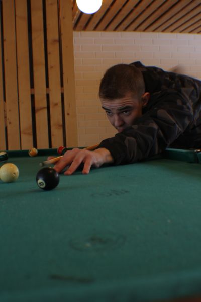 Antsa pelaa biljardii