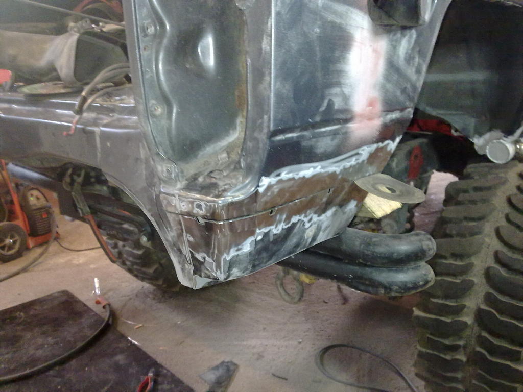 Apparin puoleisen takakulman leikkaus kohta