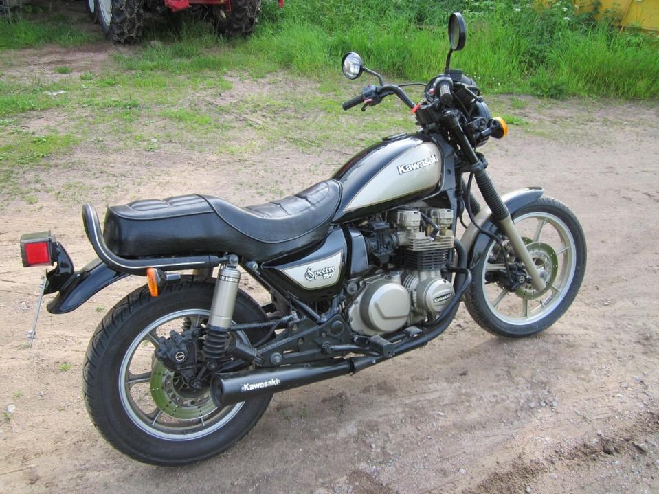 Kawasaki 750 Spectre 003 pieni