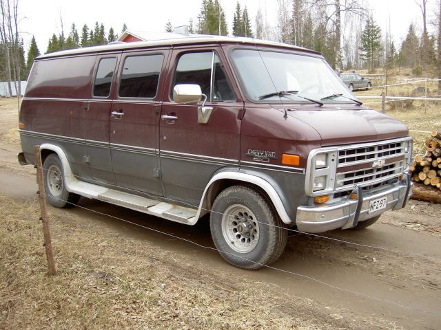 Chevy Van  90 002