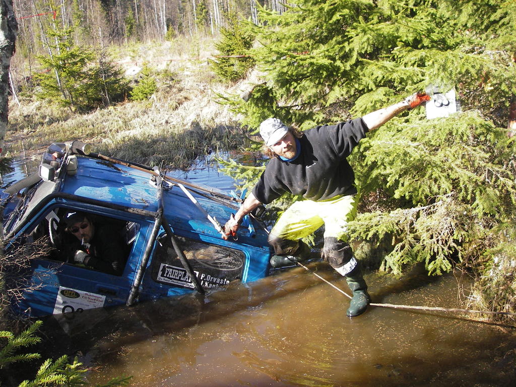 Kosteeta. Kastu muuten kankun perse.