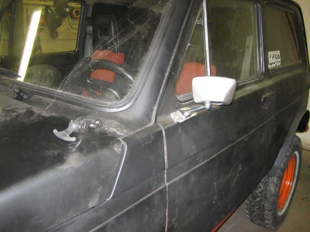 Nokkapellin kiinikeetkin tullu laitettua paikalle ja Peilitkin lyty paikallensa jostain vanhasta saabista