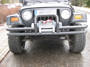 Vinssipuskuri (vinssi ei myytvn) + ajovalojen kromirenkaat + alkuperiset levikkeet + keltaiset vilkut