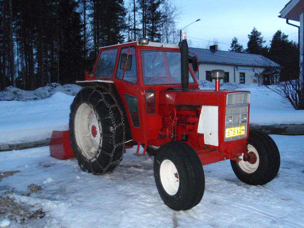 international 824