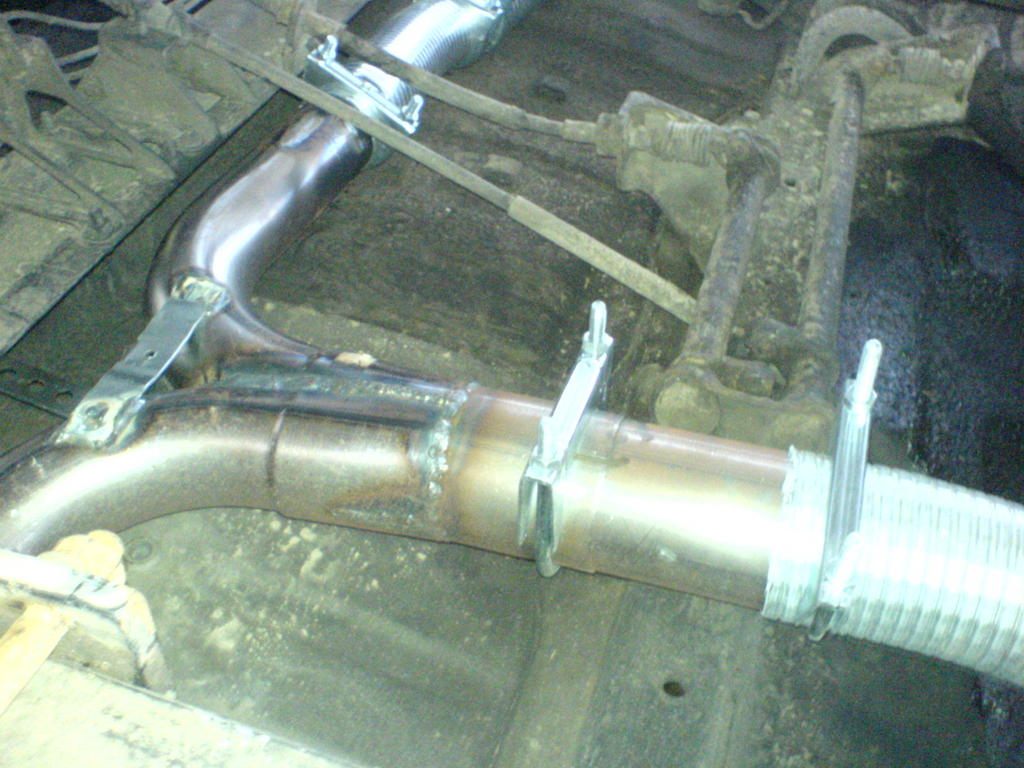 3" putki haarautuu 2:een 2,5" putkeen