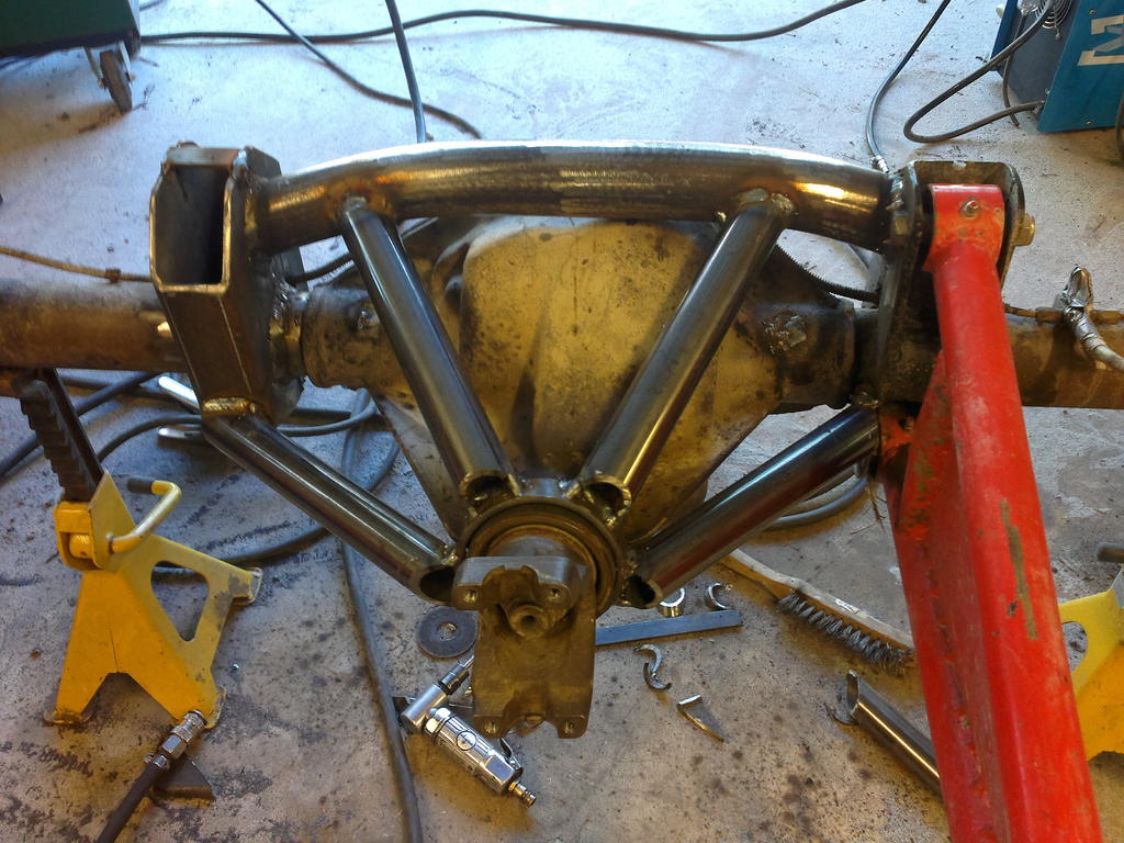 Ja murikan tuentaa pinioniin