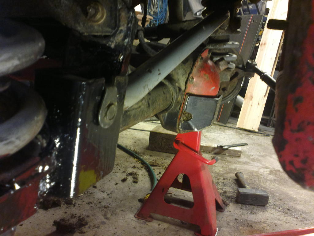 Panhardin uus kiinnike ja uus pituus...