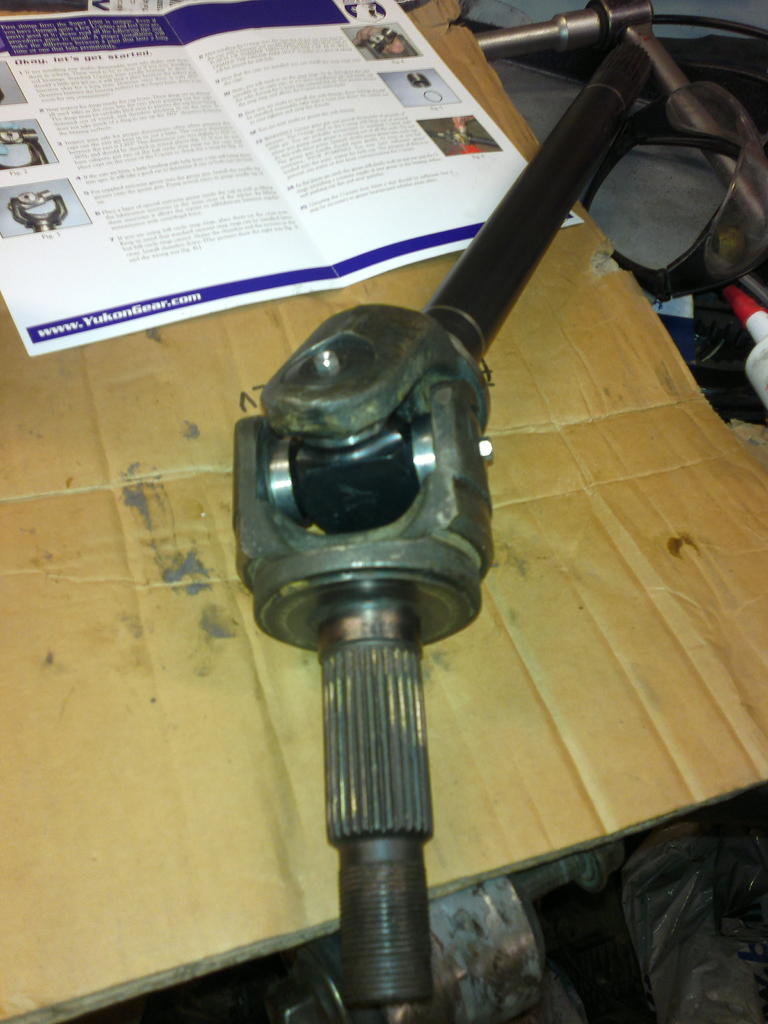 Ja prsstty paikoilleen, huomattavasti normaaleja lukkorenkaita paremmat renkaat niss