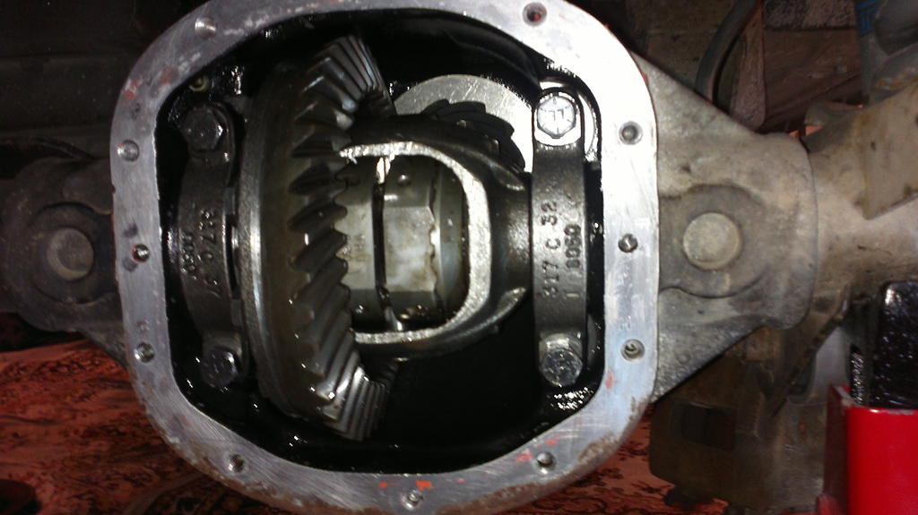 LockRight myös etuperässä paikoillaan, suap nähä kuinka hurrrrrjaks meni ajaa kun on 100% automaattilukot molemmilla akseleilla. Noh, persaus ei olis kestäny nyt laitella ARBbeja tai OXeja ni piti mennä ns. budjettilukoilla...