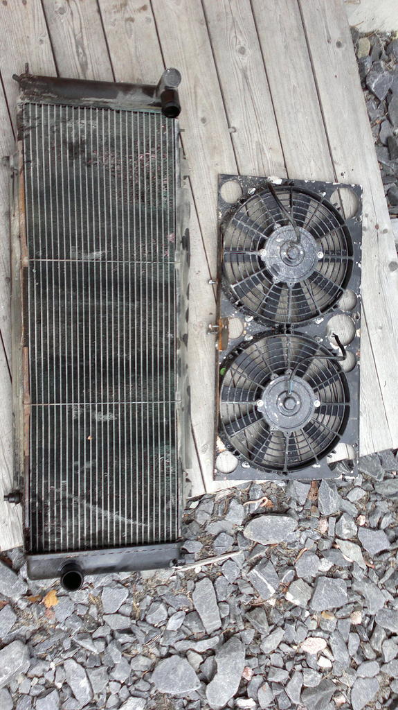 Vakiosyyläri lähtee vaihtoon ja tilalle rakennetaan uus kolmerivinen kenno eli julmempi versio, pitäsköhän lisätä vielä yks flekti tuohon pakettiin kun flektitunneli pitää kuitteskin tehdä uus...?