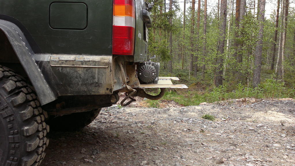 Alaosa varsinaisesta petist mallinnusta varten hilattu paikoilleen. Takaylityst joo, mutta ei mahu konttiinkaan vinssi.