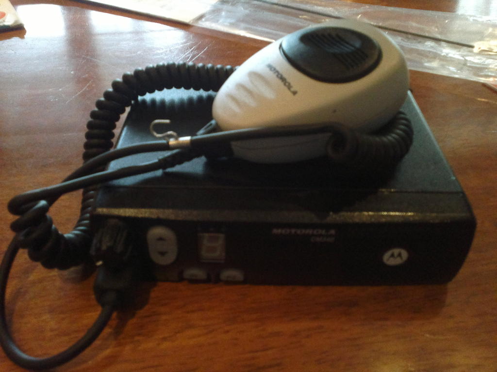 Paavo kantoi mulle tmmsen, nyt olis Jeeppiin mys VHF kun sais vain asennettua...