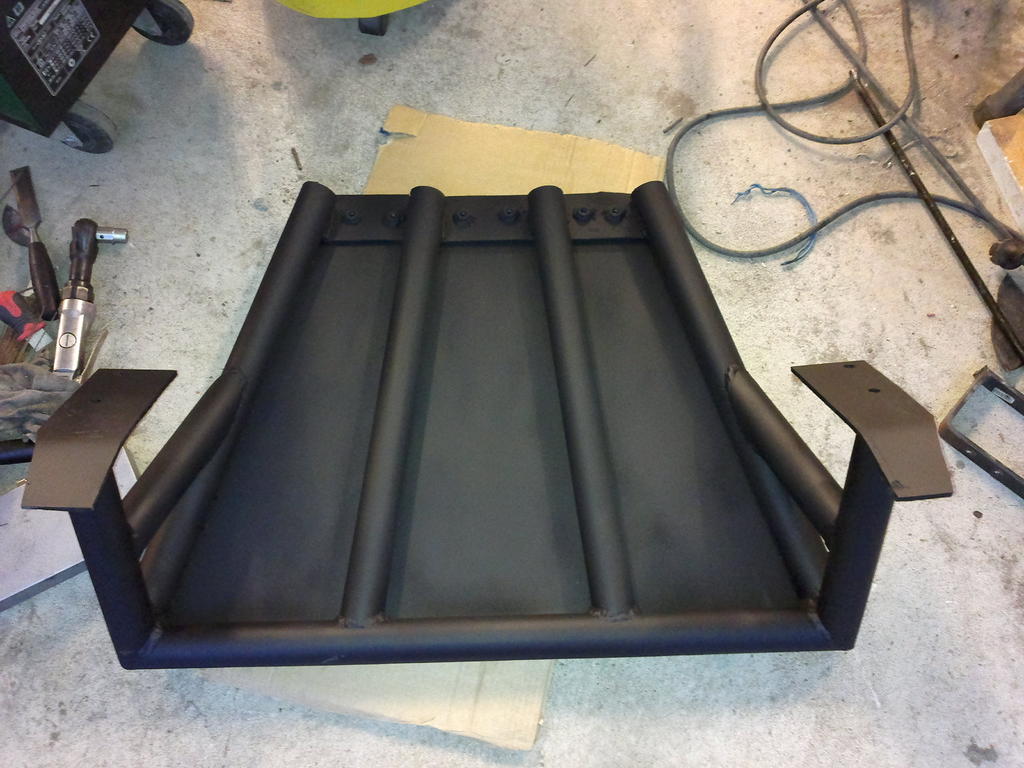 No ny on massaa mukavasti panssarissa. Seuraavaksi maali pintaan ja paikoilleen...