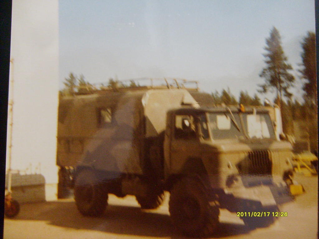Armeijassa ajettiin noilla  -80 luvun alussa :GAZ 66  sekä ajoleirillä monella muulla hienolla SA laitteella  :=)   mm. nk  Terra  jos joku tietää tai muistaa  = vaarallinen runko-ohjattava peli joka oli vissiin tehty senaikaisesta metsäkoneen ruonkohässäkästä