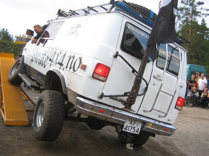 Pirate4x4 2007 444 800x600