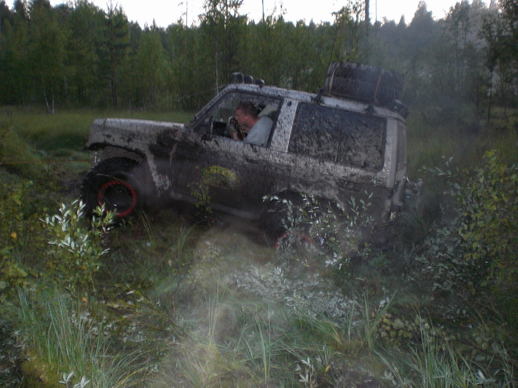 pikku sivuvedolla alkaa irtoamaan 
n: 30m pss oli kuusi johon kytt pikku jatkolla