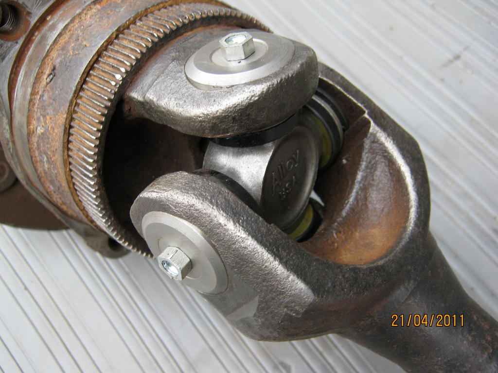 Tämä paska ALLOY nivel se ei sitten oikeesti kestä mitään!! Vaihdettu SPIECERIIN joka saman hintainen mutta ainakin offiukkojen puheissa kunnioitusta herättävän kestävä