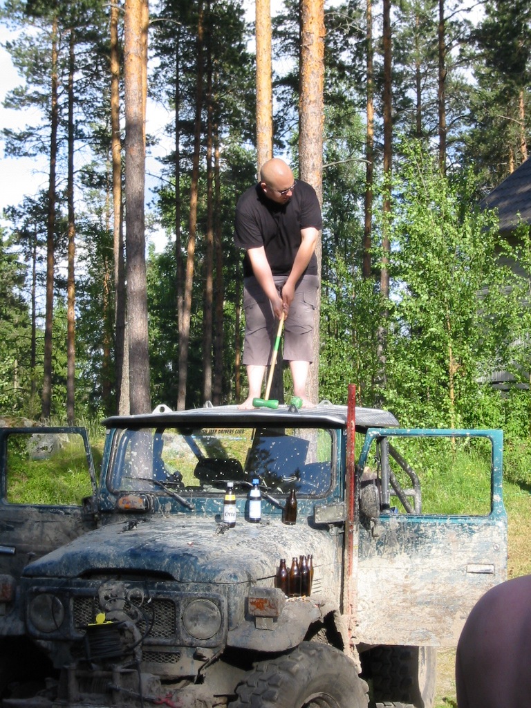 Auto oikeassa kytss