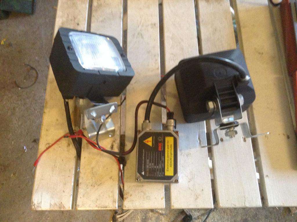 Huutona 2kpl 55w Xenon tyvaloja kyttmttmi