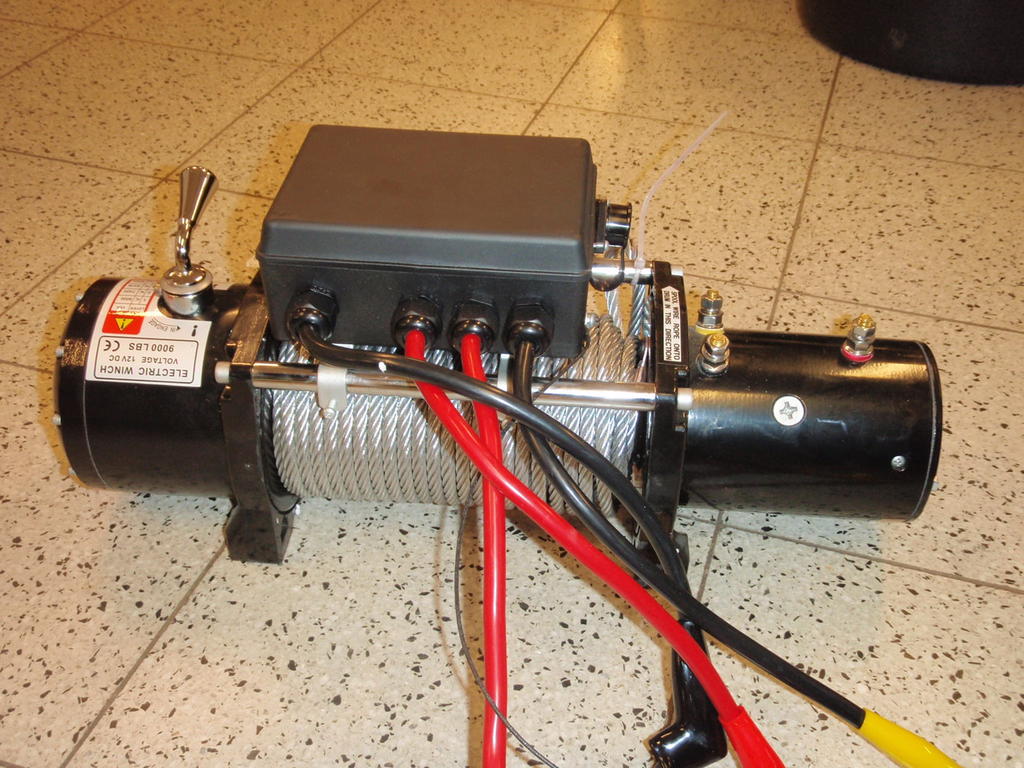 Vinssi 9000lbs, irrotettava releboksi