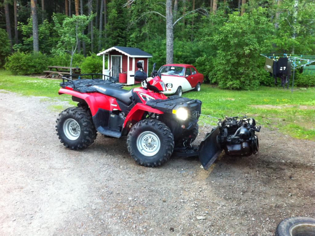 Volkkarin moottorin kuskaus.