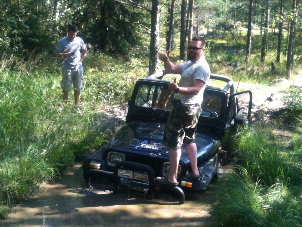 sami ja jeeppi jumis