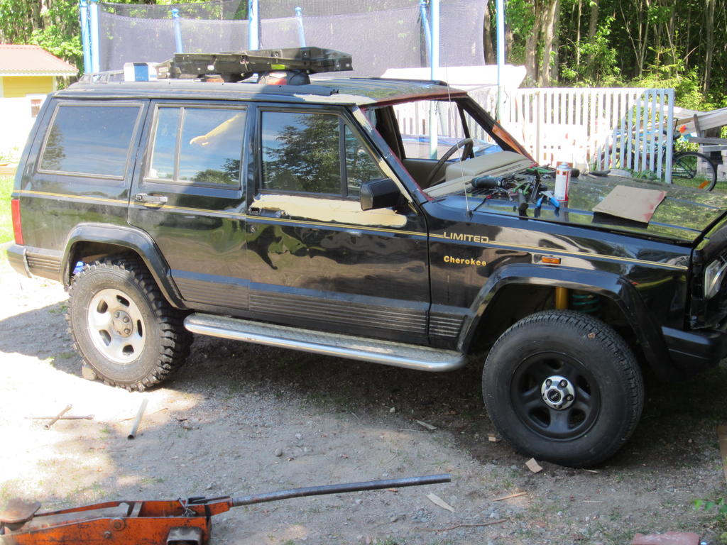 renkaiden testailua ,takana 265/70x16 fedima