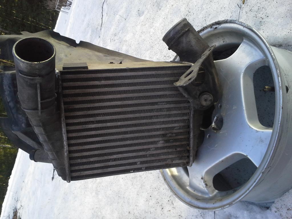 audi s4 c4 vlijhytin ja mittasuhteena 16" vanne