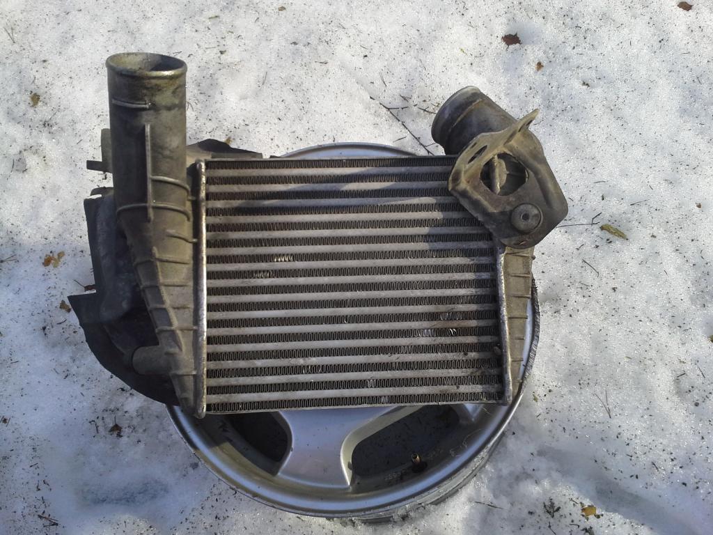 audi s4 c4 vlijhytin ja mittasuhteena 16" vanne