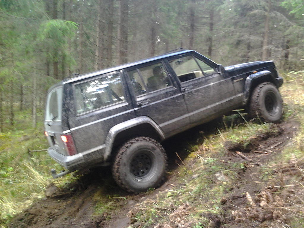 xxpowellxx jeeppins kokeilemassa