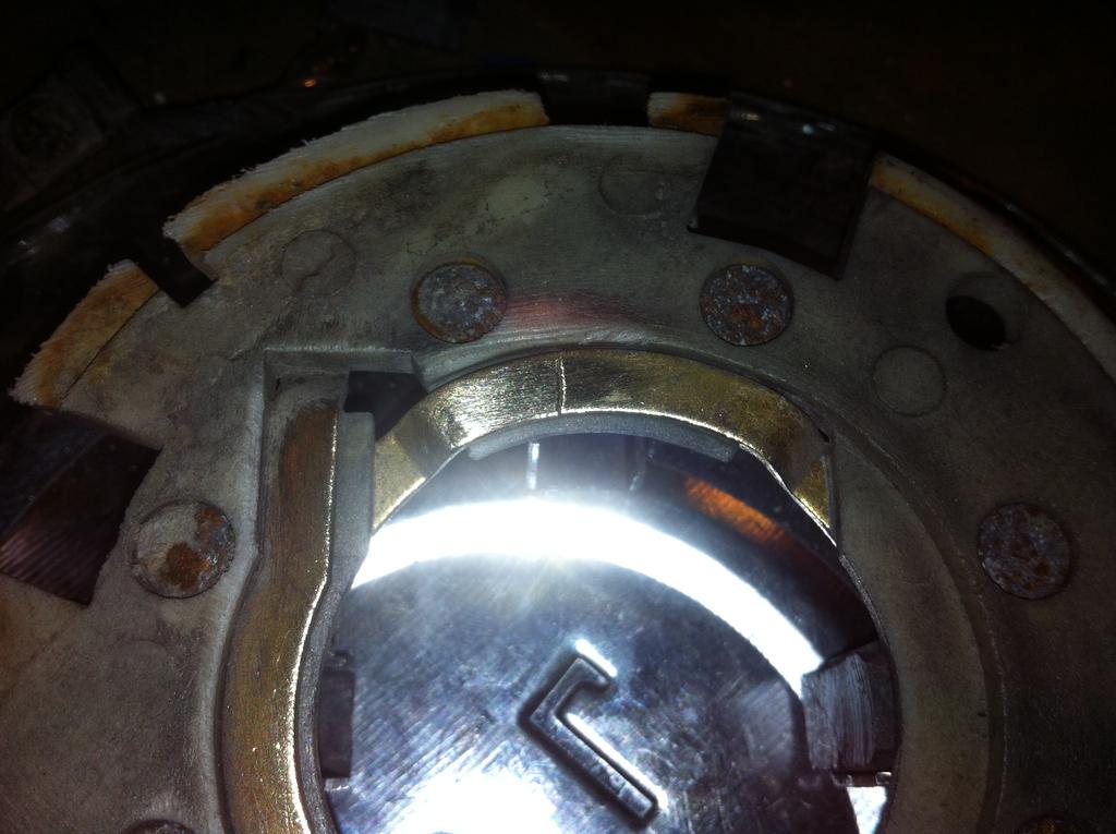 Tollasen tinasin takaisin kiinni.