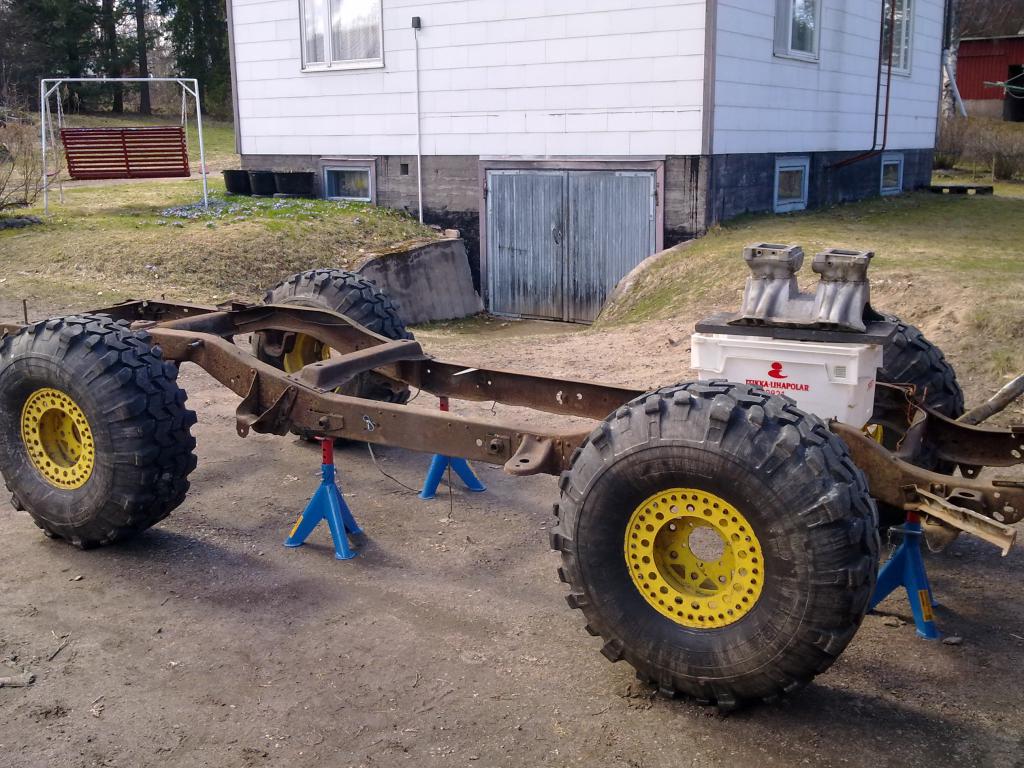 vapun kunniaksi vh laiteltiin pyri alle vaiko viereen, ja mallailtiin korotettua ilman ottoa moottorille.