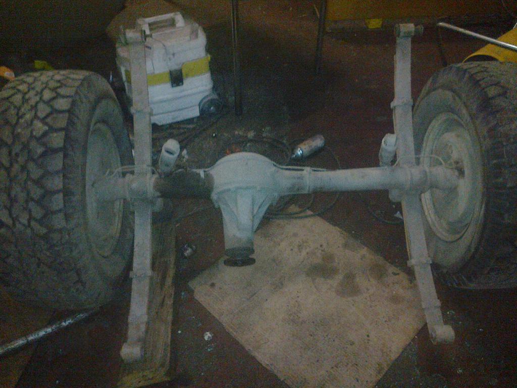 03102013158
Myydn
Suzuki sj413 etu ja taka akselit 500e