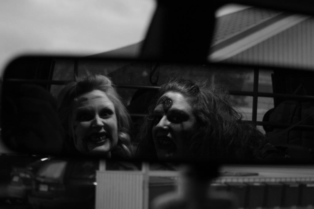 Discon taustapeilist... Pitsk hankkia mersu, jos se auttas matkustajien laatuun?? 8-)