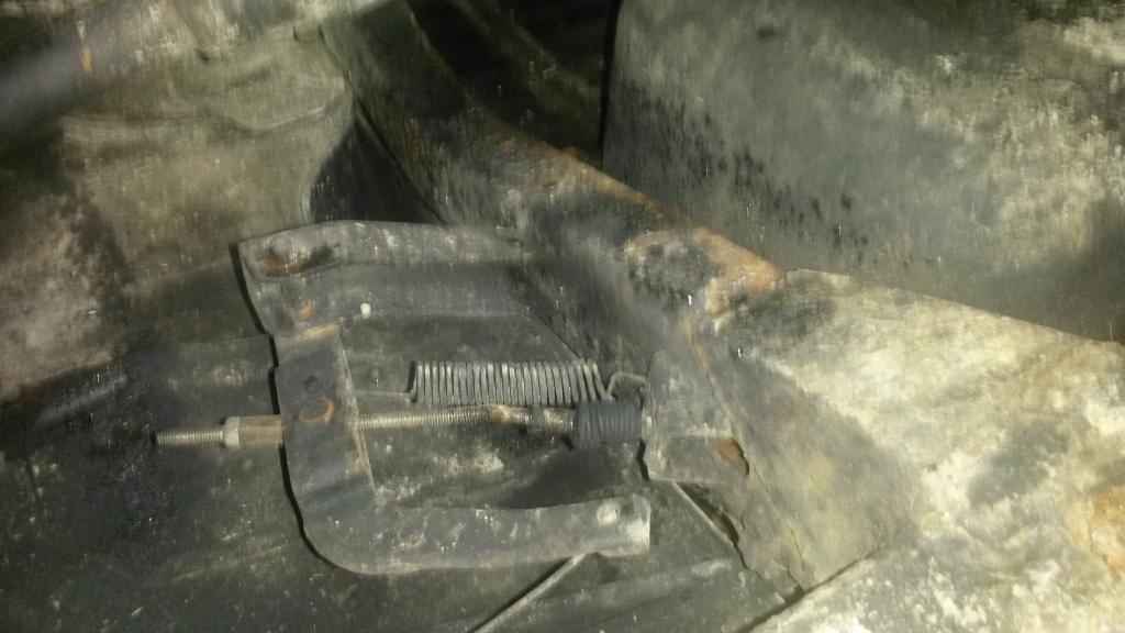 Kohta jossa etu ja taka vaijeri yhtyvt