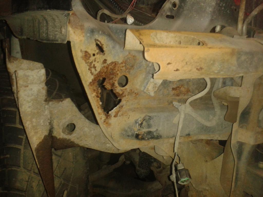 "Menik lpi leimassa? Meni lpi... pohjasta, keulasta, kaarista..."