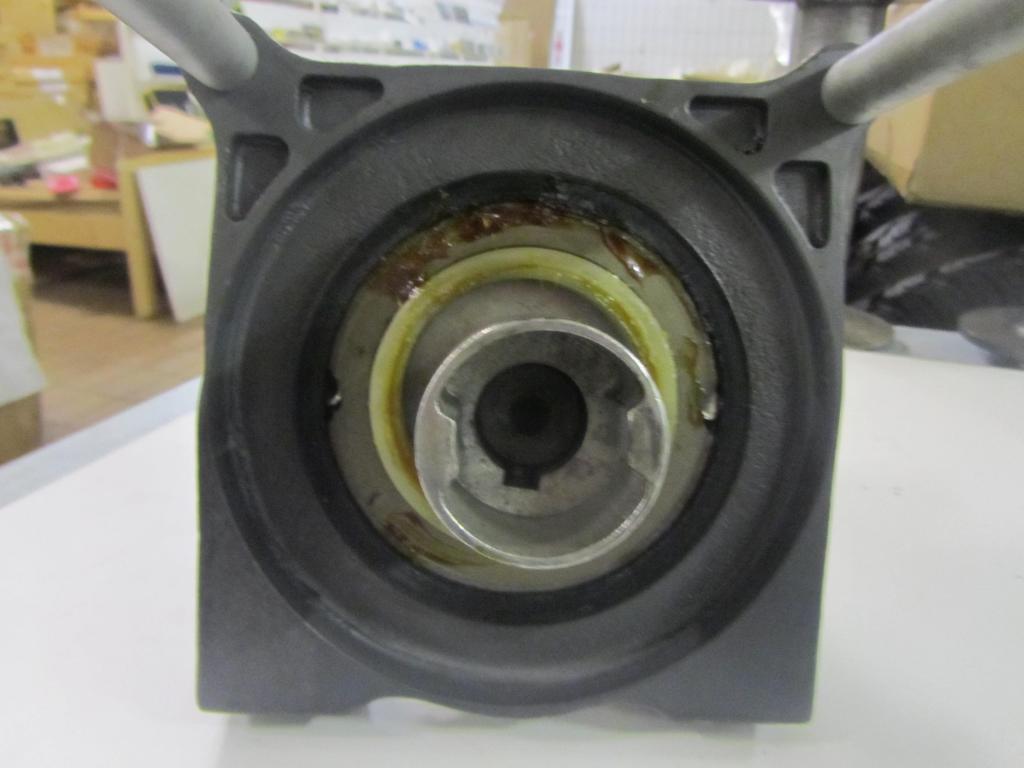 Moottori rummun puolelta, jarrun holkki paikallaan