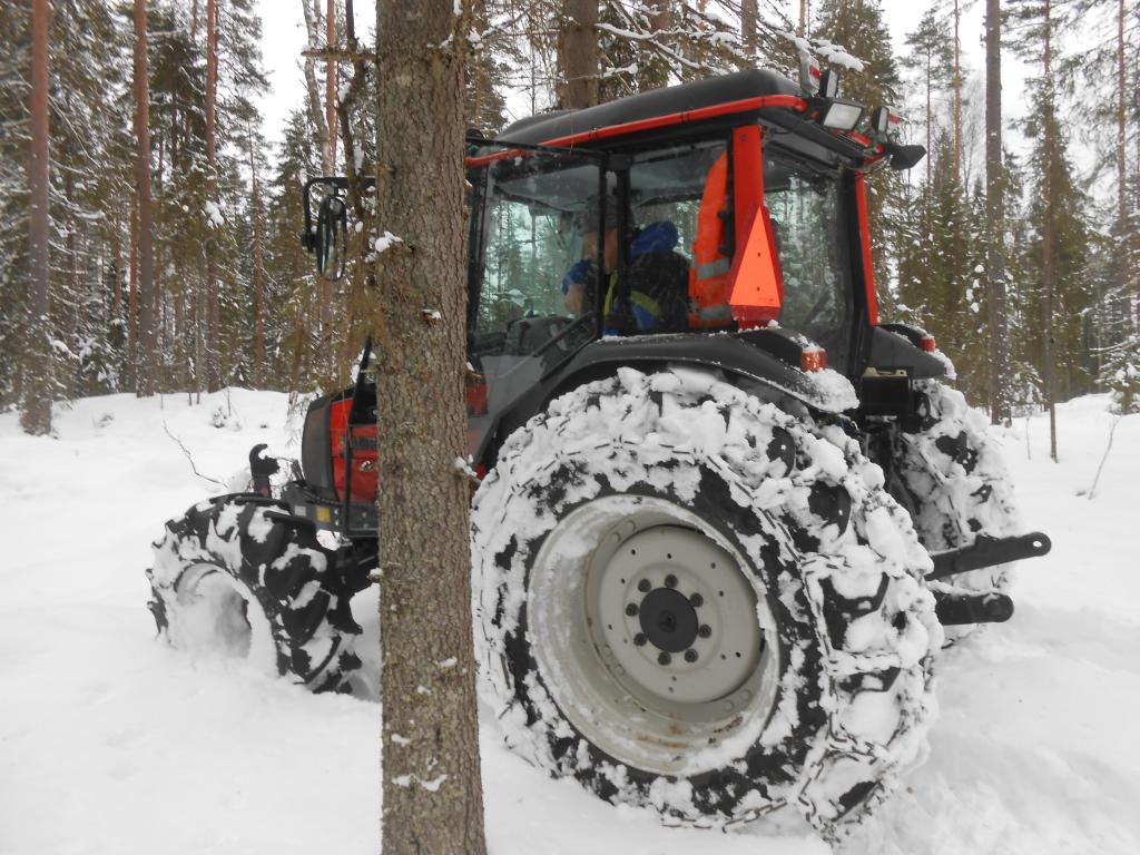 Pivn isopyrisimmlle nelivedolle ei lumimrst ollut haittaa.