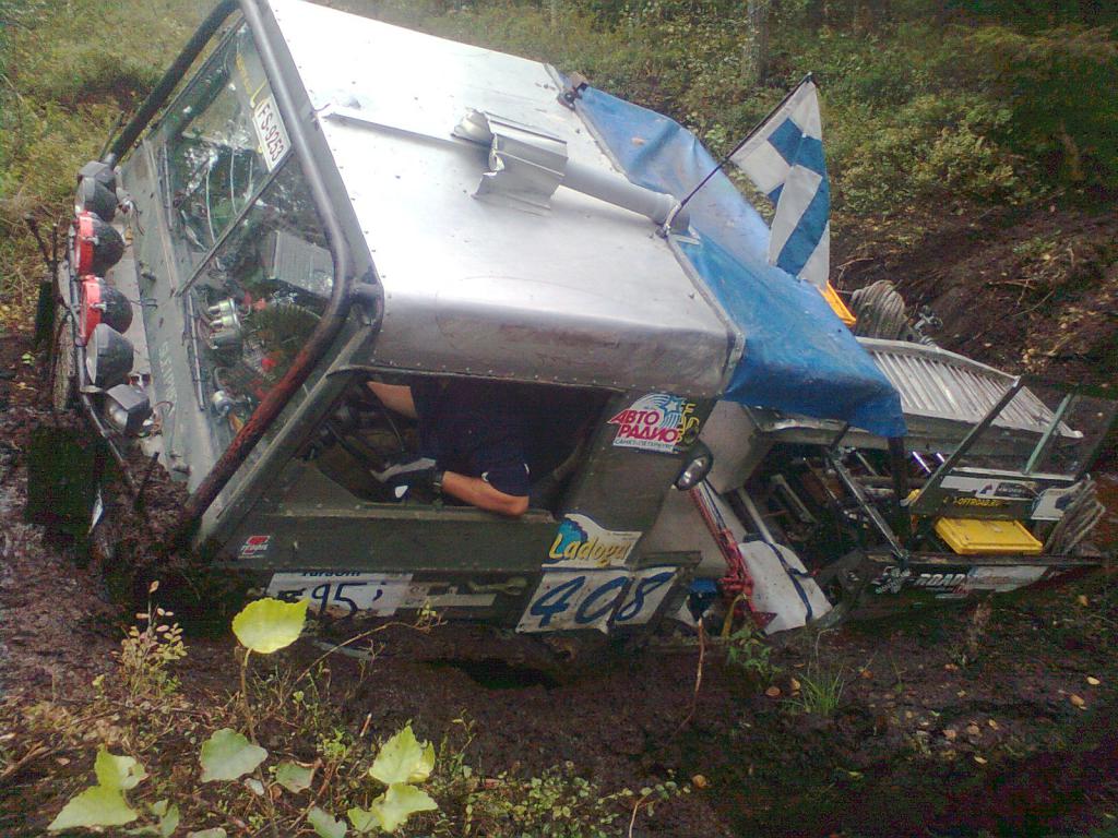 Turaoffi, pylkn tiimin vinssiponnistusta :) Alue, suo,kuokka ja jussi