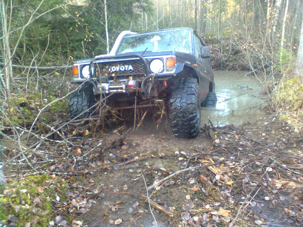 Tattula ja pieni kura kuoppa, kyl se rjii siit menee ku o ennenki menny :D:D