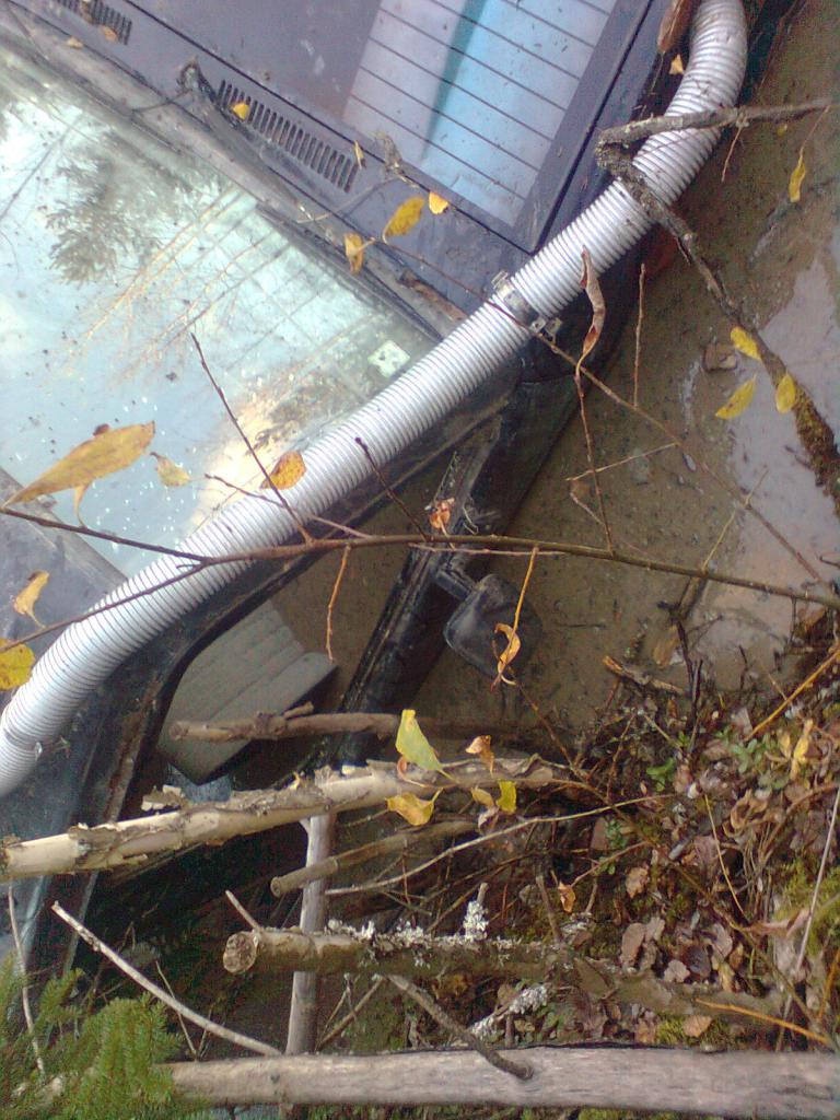 Tattula ja pieni kura kuoppa, kyl se rjii siit menee ku o ennenki menny :D:D