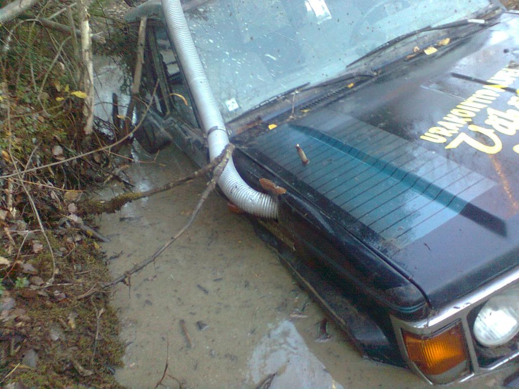 Tattula ja pieni kura kuoppa, kyl se rjii siit menee ku o ennenki menny :D:D