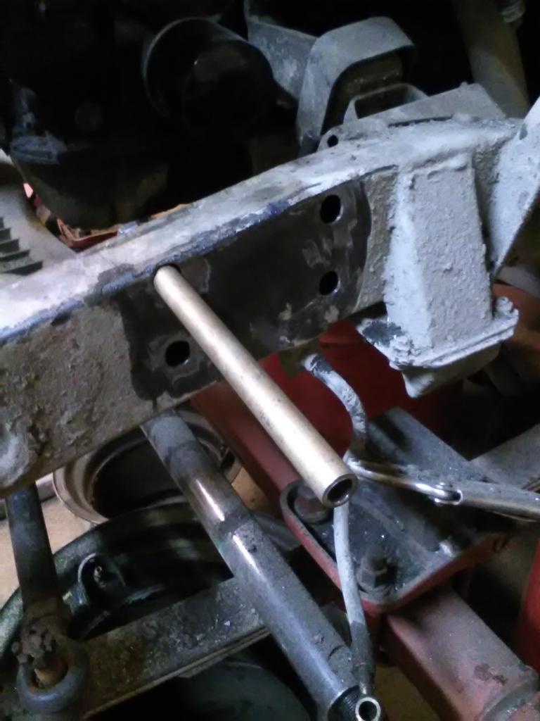 Hytikkaputkesta tllkertaa holkin tumpit