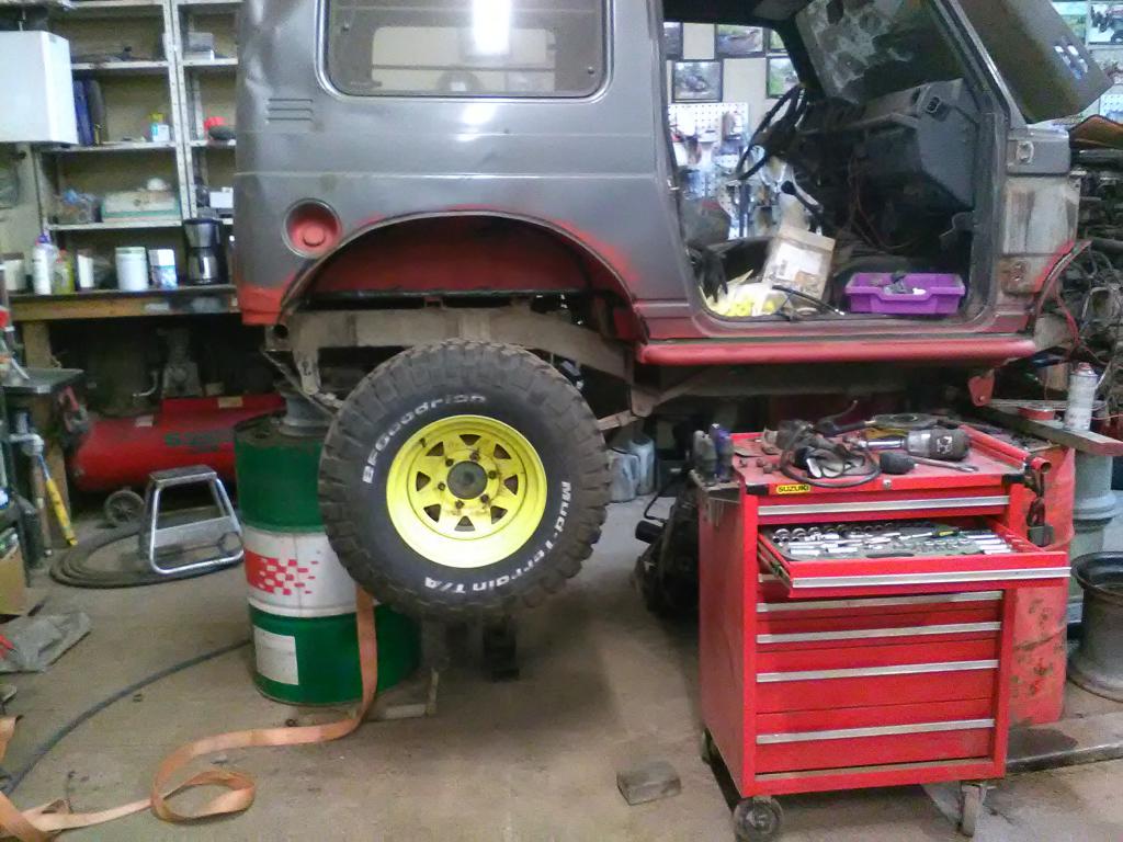 Taka akselin mallailua