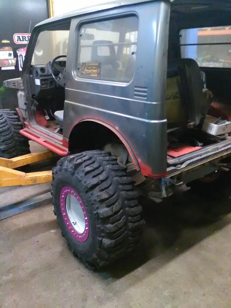 Ehk jotain levikett saattaa vaatia :D