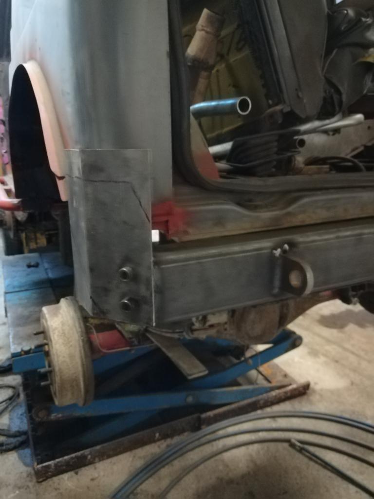 Ja siihen tollai ltk, mihin tulee joskus kaaren pt kiinni