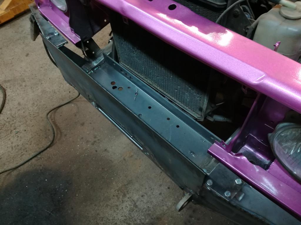 Kierteet irrotettavaa kaarta varten